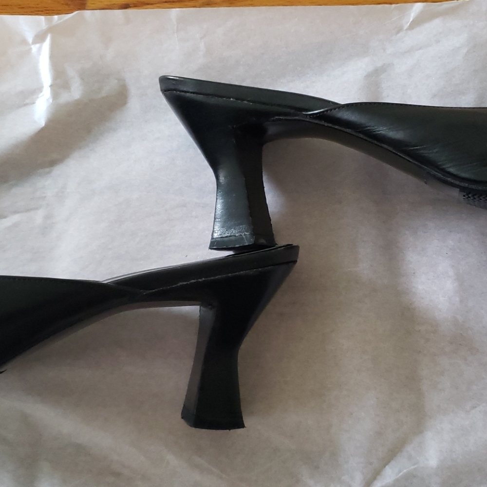 Shoes - Picture 4 of 5